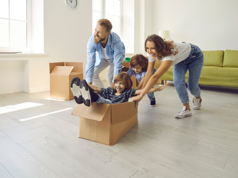 Apartamento no alto com crianças? Veja como pais resolvem